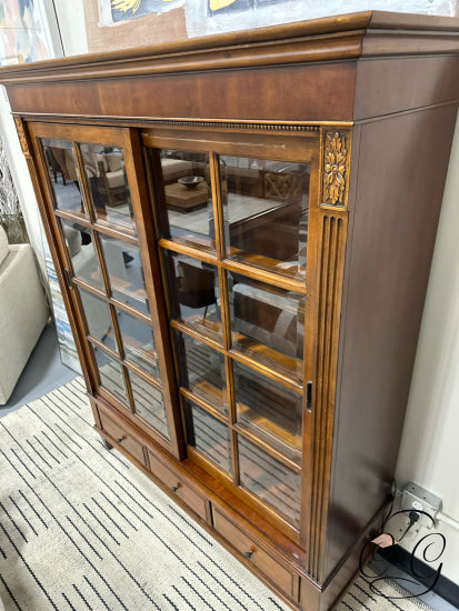 2 Sliding Door Cabinet W/3 Bottom Drawers Glass Insert Shelves Lighted 53x18x65’’ Cabinet
