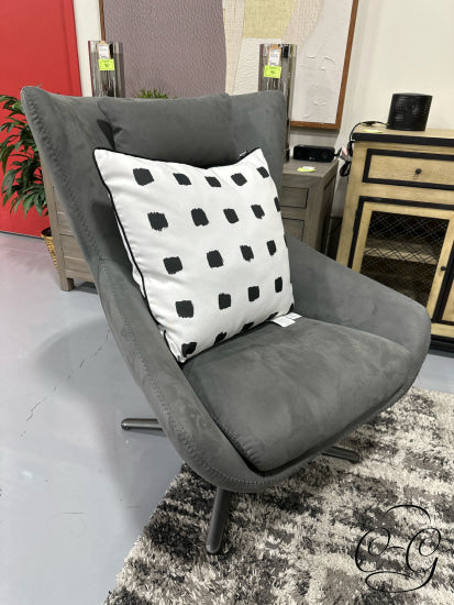 Grey Fabric Swivel Chair W/Metal Star Base 30x35x39’’ Swivel Chair