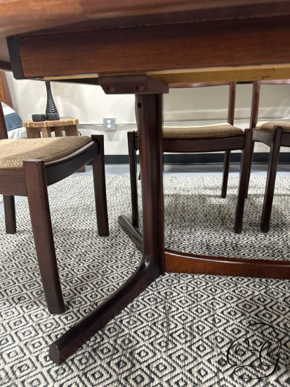 Rosewood Dining Table With 6 Beige Seat Chairs 2-20’’ Leaves 64x42x30’’ Dining Table and Chairs