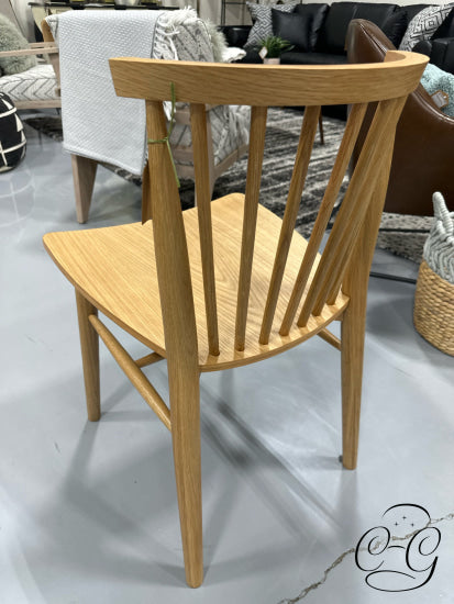Shaker Style Solid/Veneered Oak Dining Chair With Spindle Design Back