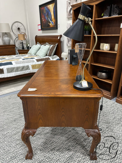 Vintage 4 Drawer Chippendale Style Oak Elm Burl Desk W/Cabriole Legs,*Key 59x29x30’’ Desk